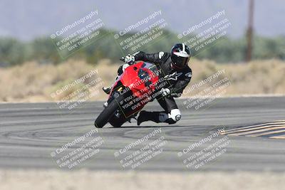 media/Oct-13-2025-Moto Forza (Mon) [[a66d839500]]/3-B Group/Session 3 (Turn 16)/